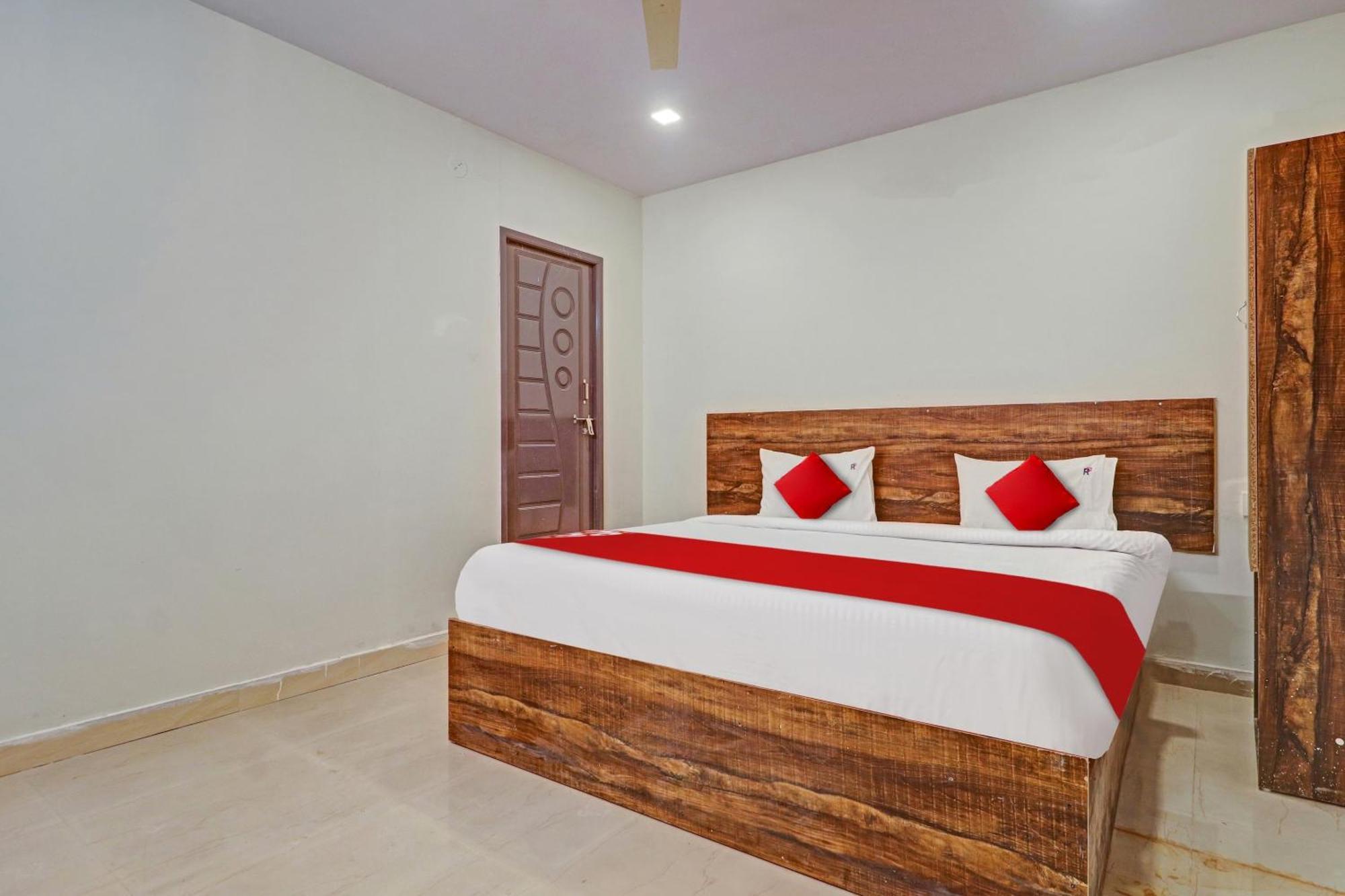 Hotel O R Square Inn Хидерабад Екстериор снимка
