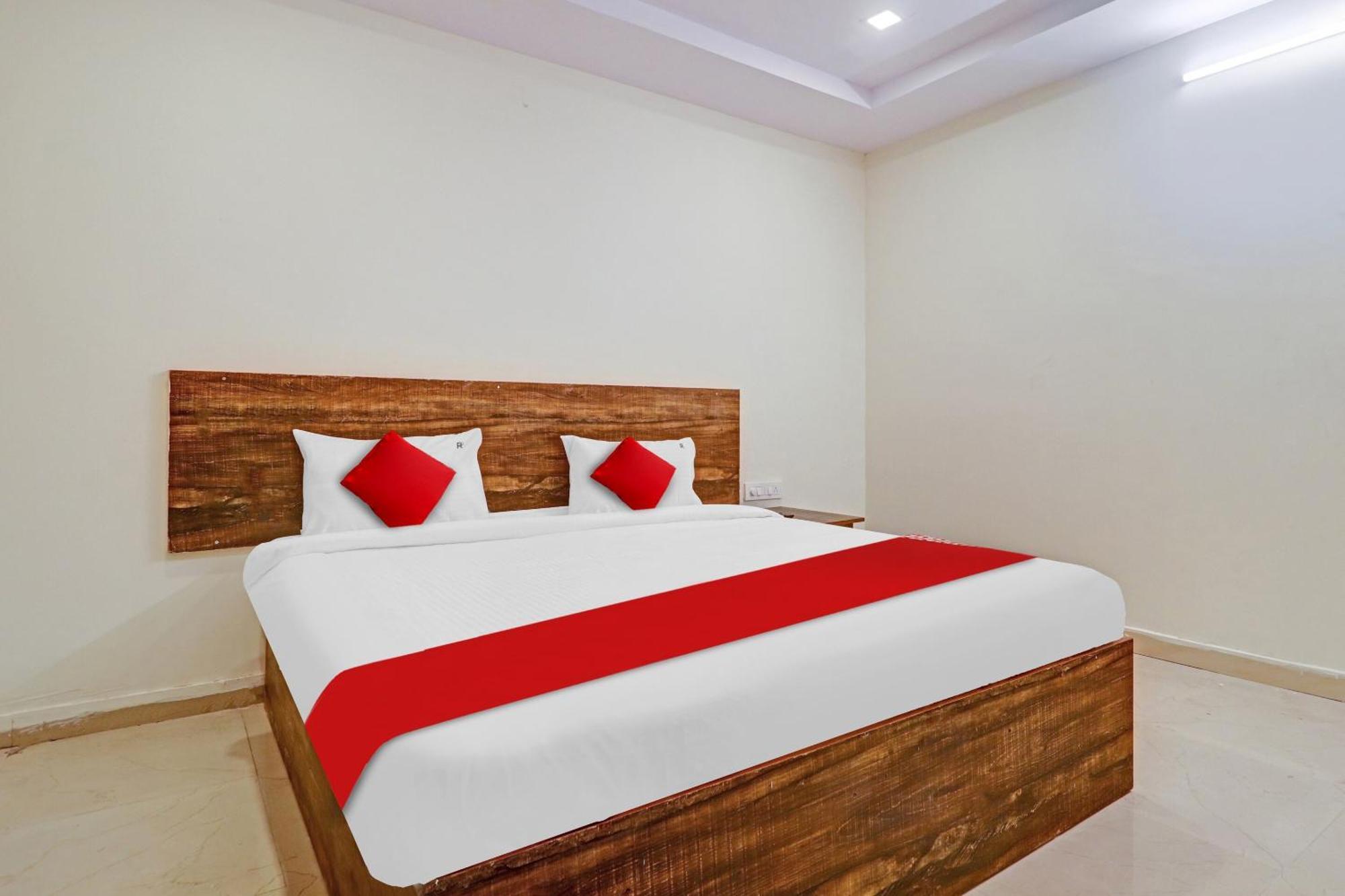 Hotel O R Square Inn Хидерабад Екстериор снимка