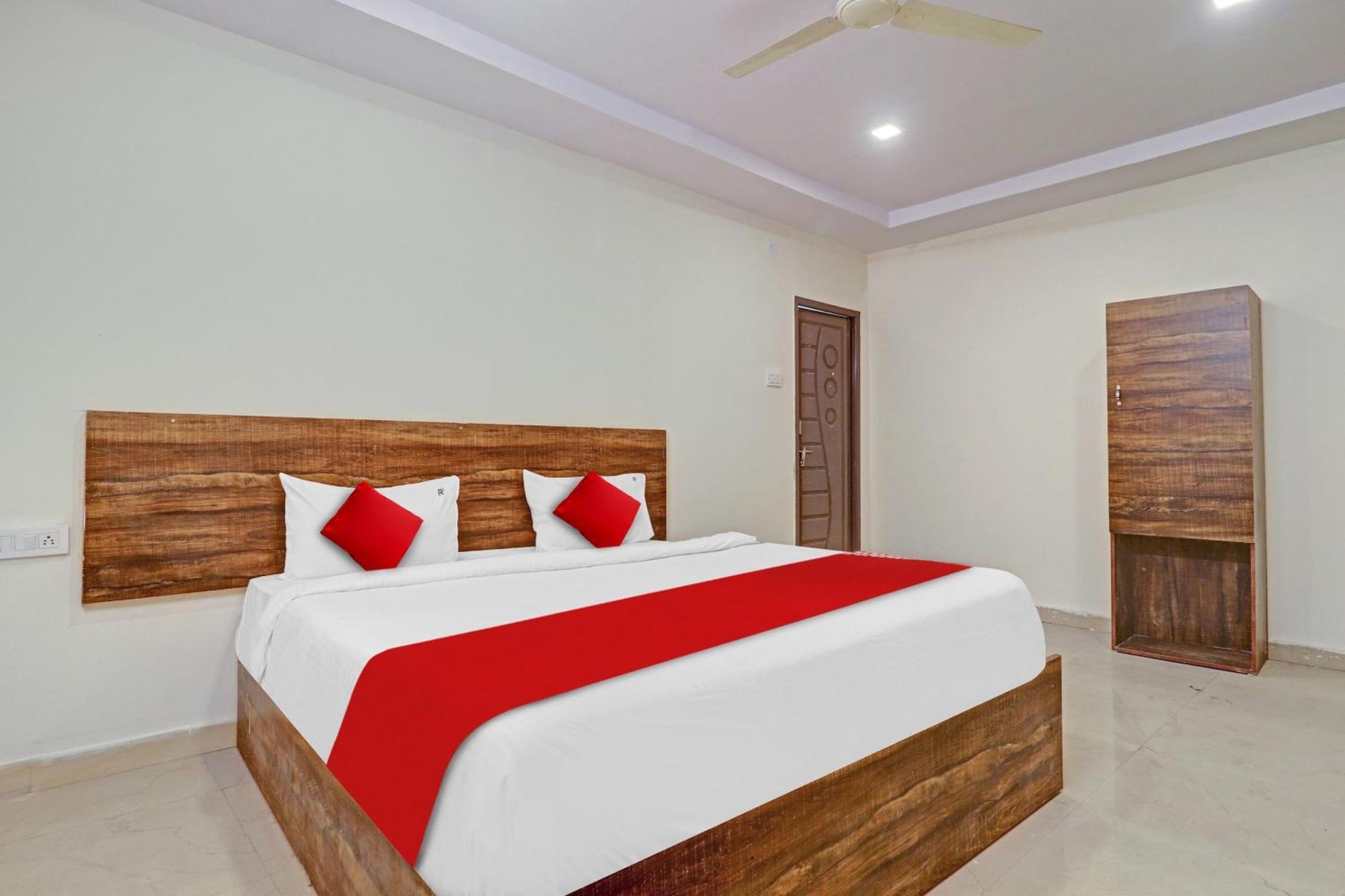 Hotel O R Square Inn Хидерабад Екстериор снимка