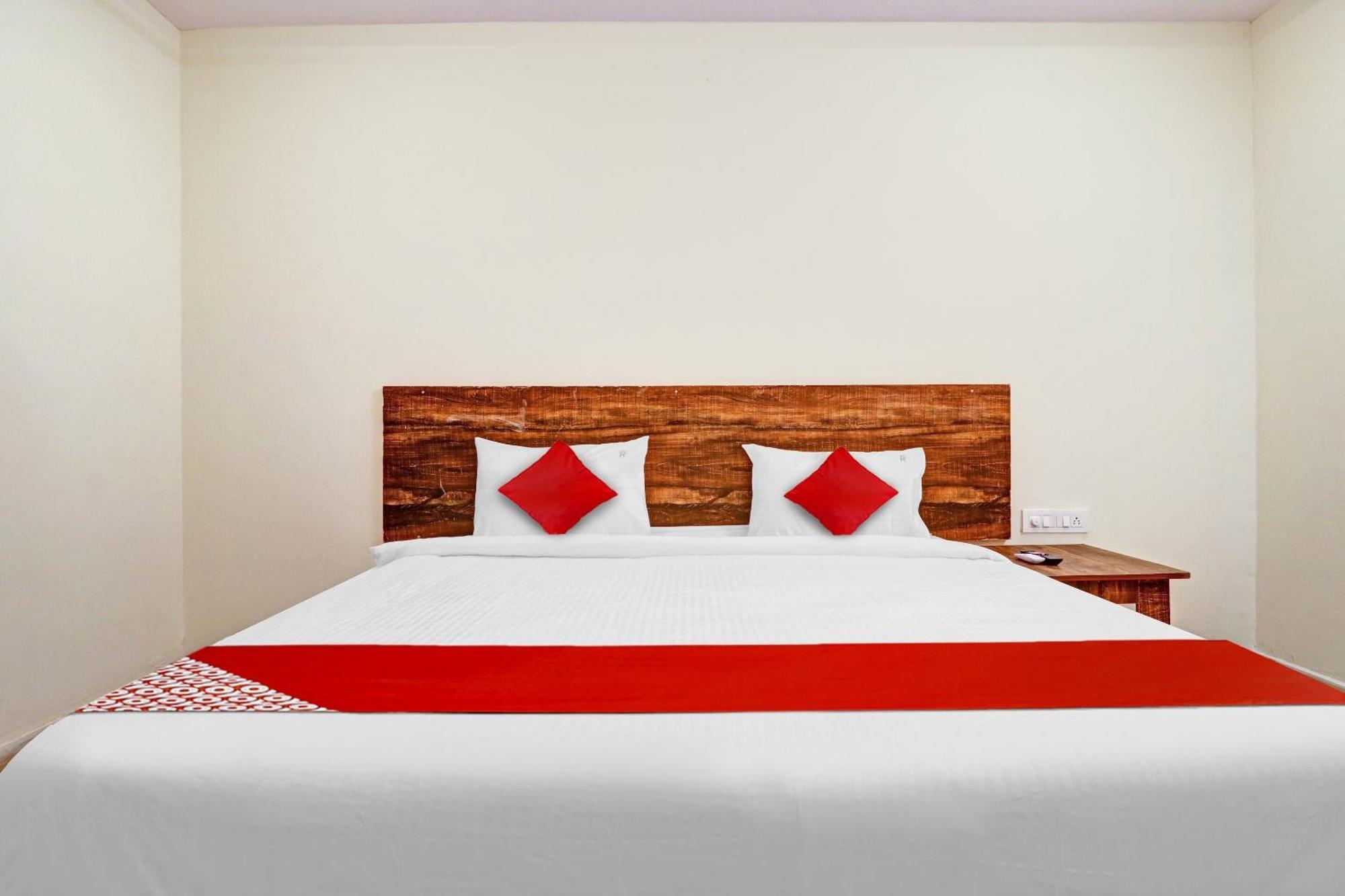 Hotel O R Square Inn Хидерабад Екстериор снимка